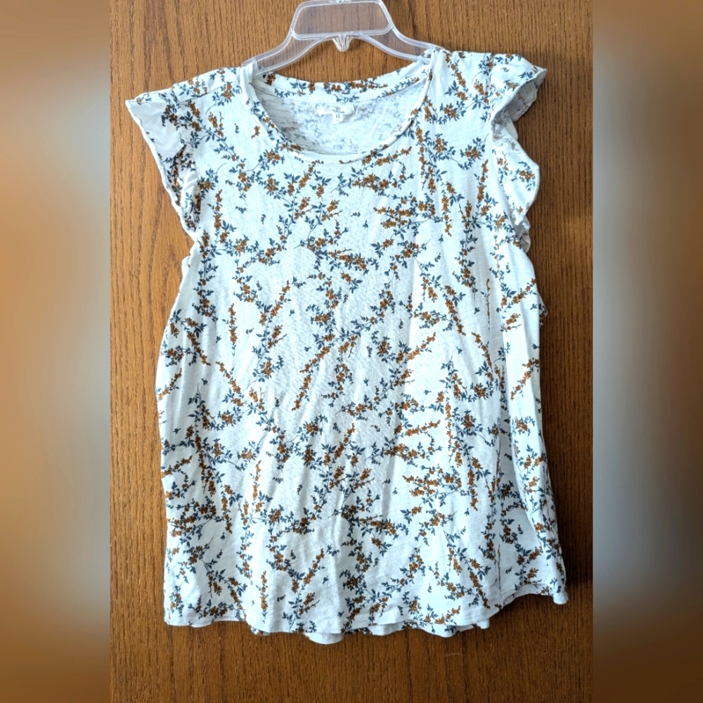 Cute ruffle sleeve tshirts super soft Maurices 0X cute ruffle sleeve